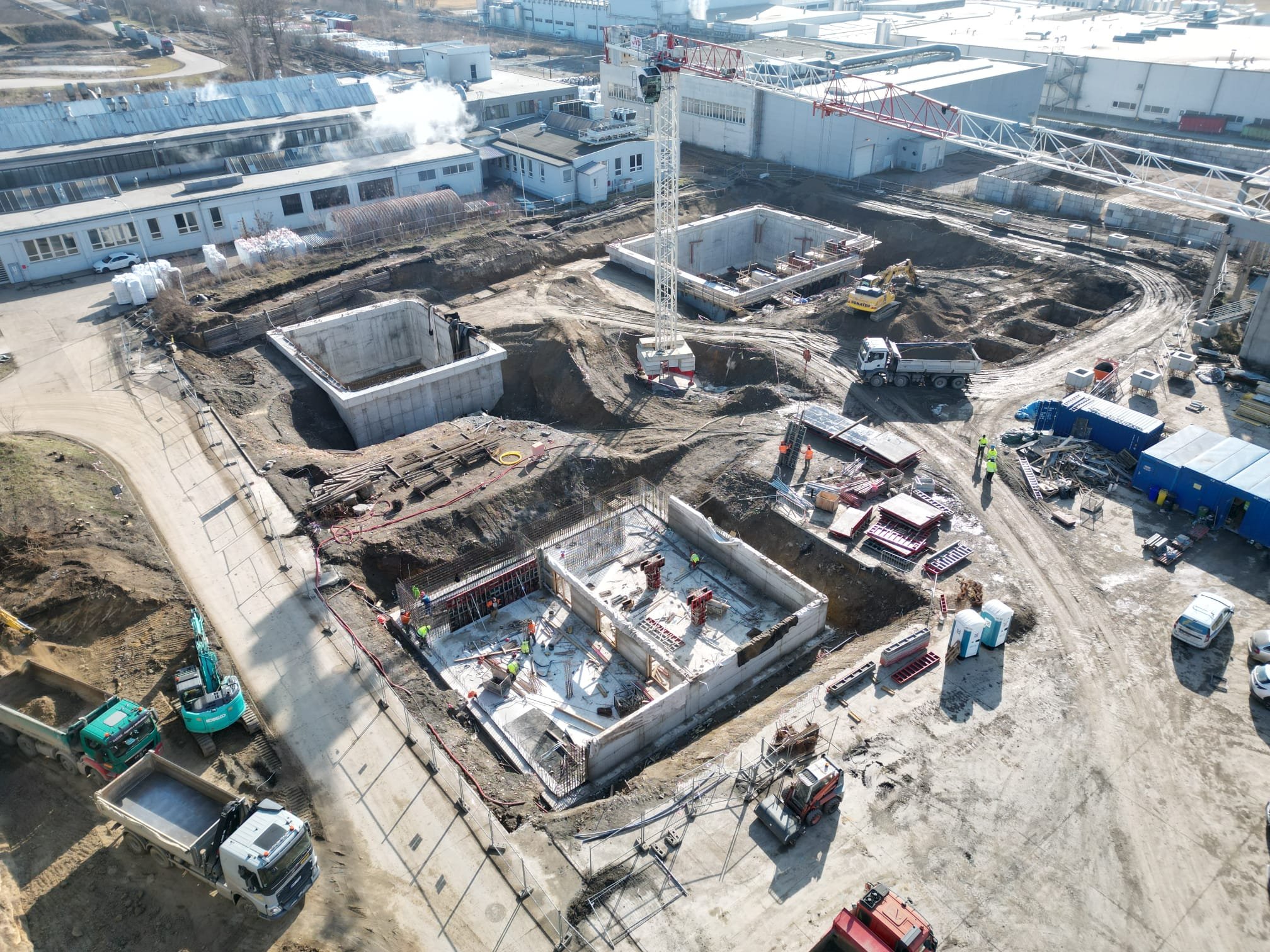       
          Výstavba EVO v Plané pokračuje podle plánu, zařízení pomůže obcím v regionu nakládat s odpady
      