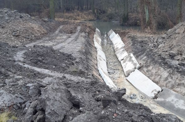 Finále výstavby dvou plynových motorů PM5 a PM6